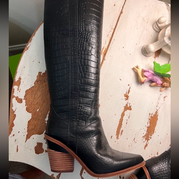 Gianni Bini Boots - Picture 5 of 16